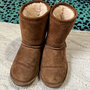 Bearpaw boots size 1 for girl